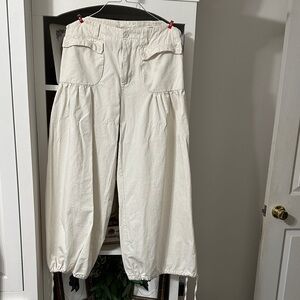 Entro Off-White Casual Pants